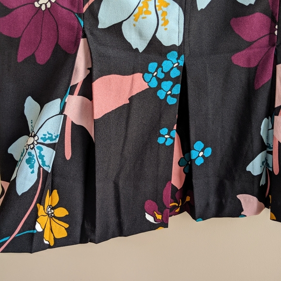 Floral Pencil Skirt - Picture 3 of 6